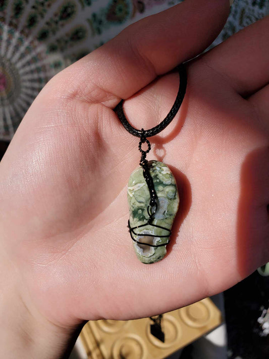 Rainforest Jasper in Black Wire