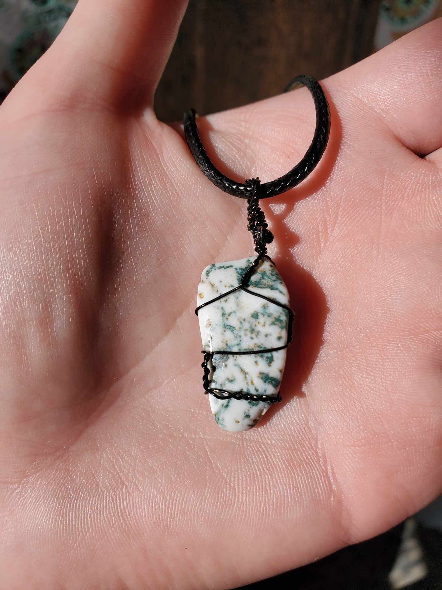 Moss Agate in Black Wire